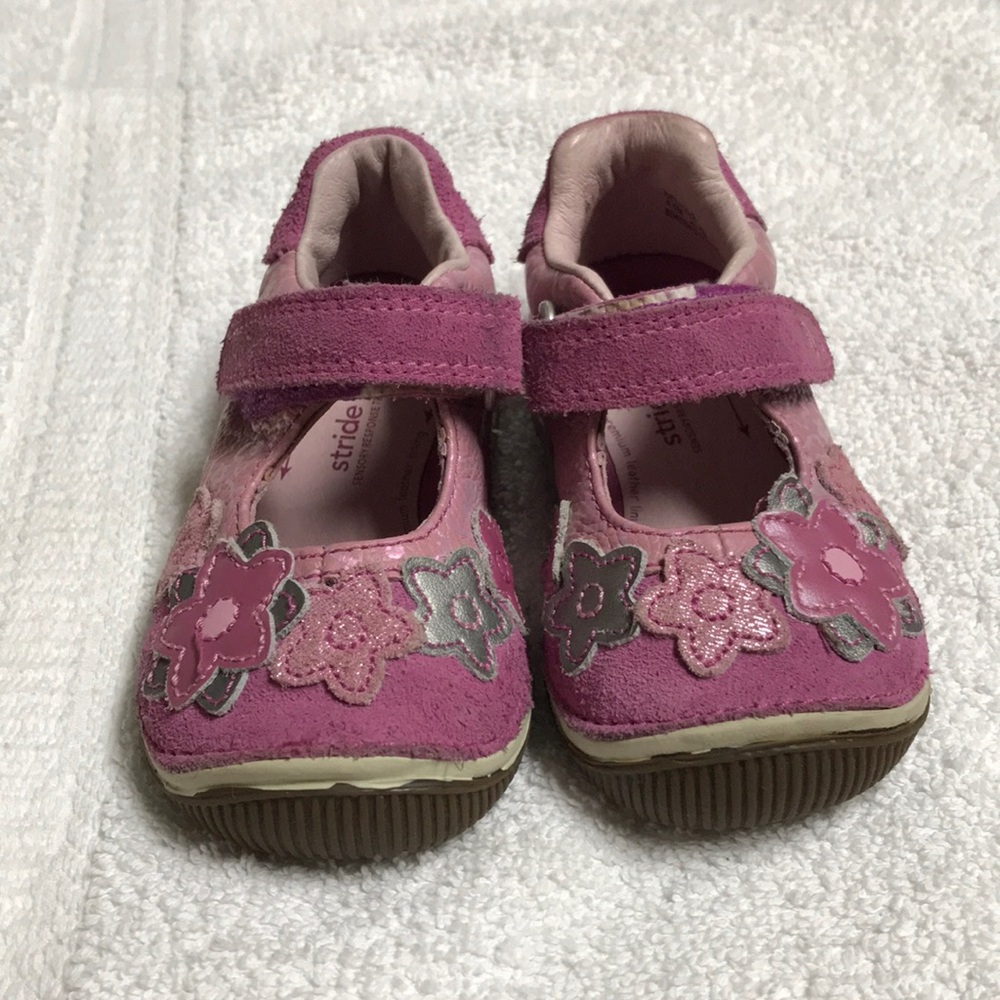 Pink leather Stride Rite shoes